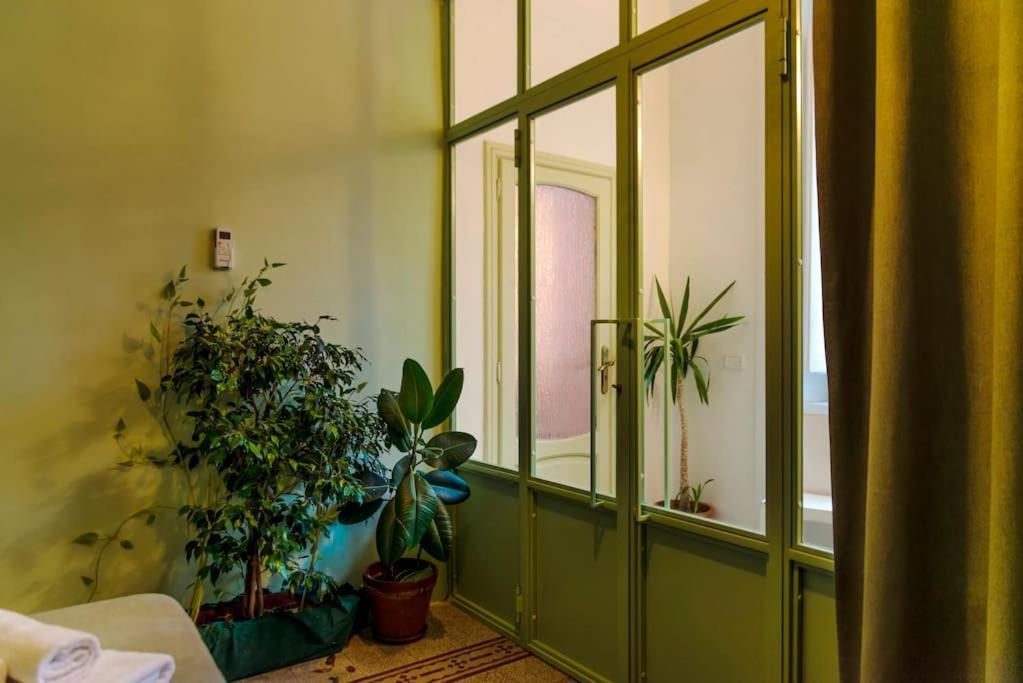 Charming Apartment With Balcony In The Historic Center Naples Luaran gambar
