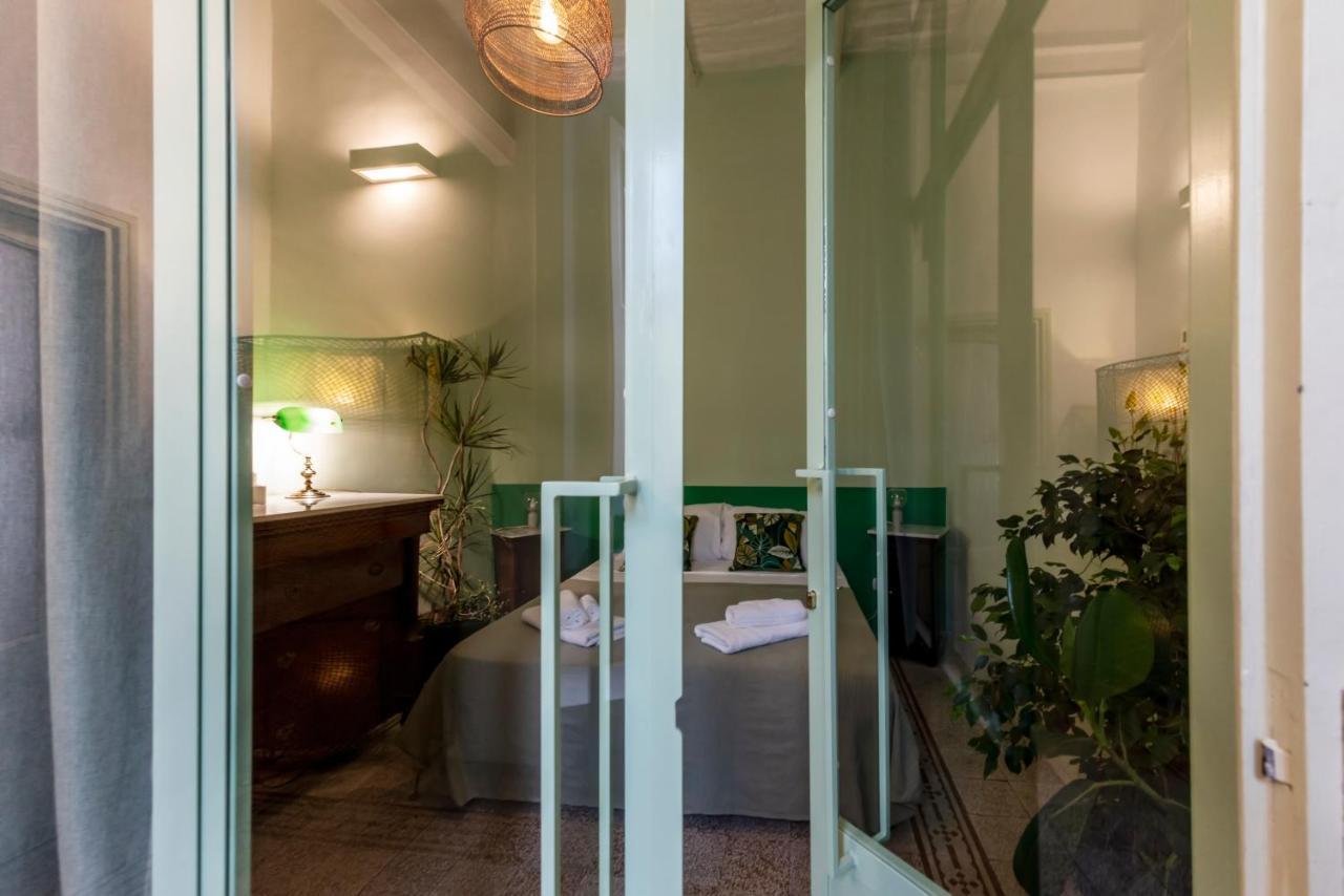 Charming Apartment With Balcony In The Historic Center Naples Luaran gambar