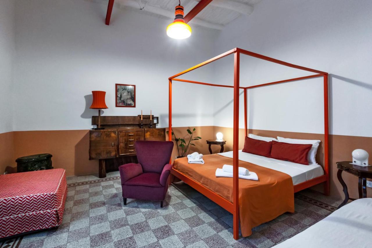 Charming Apartment With Balcony In The Historic Center Naples Luaran gambar