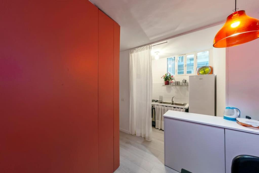 Charming Apartment With Balcony In The Historic Center Naples Luaran gambar