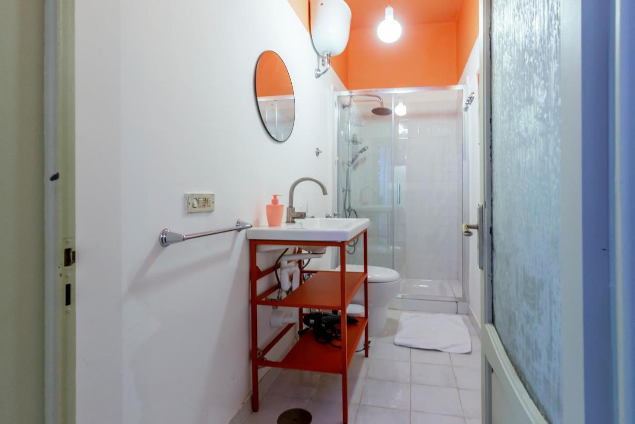 Charming Apartment With Balcony In The Historic Center Naples Luaran gambar